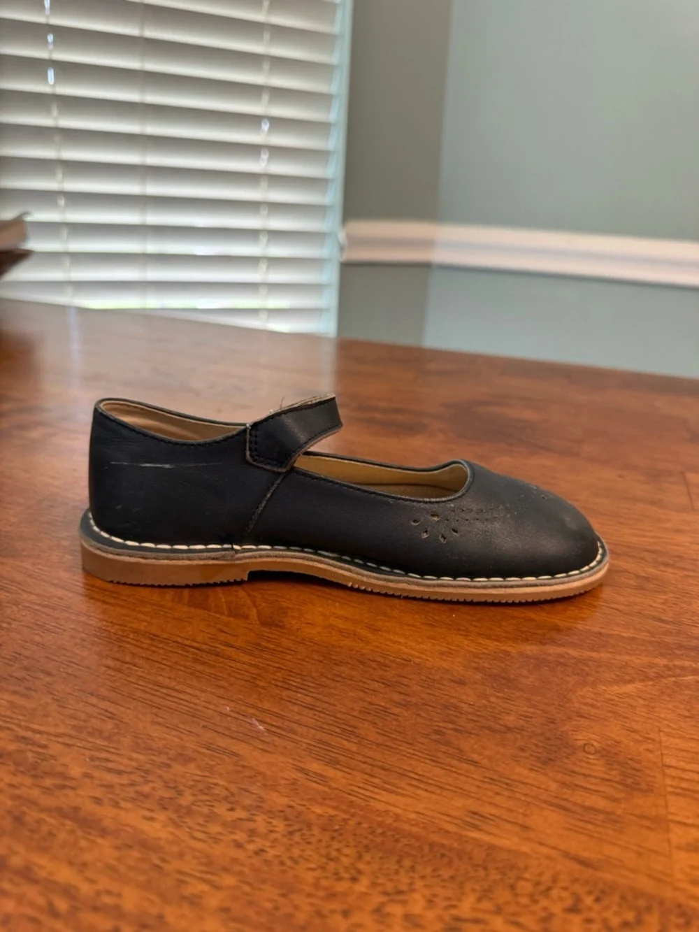 L'Amour Antonia Girls Mary Jane Shoes Navy Blue Leather Perforated School Size 1
